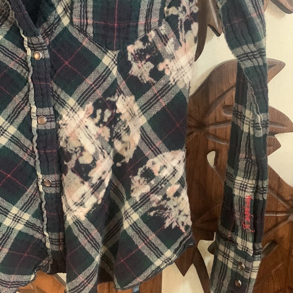 Replay Flannel - Picture 3 of 11